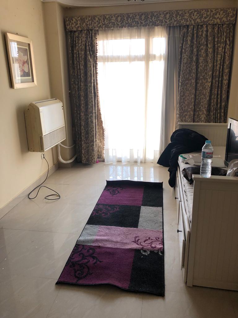 شقة في مدينتي 70 م2 للإيجار مفروش على حديقة تشطيب خاص 25,000 ج 