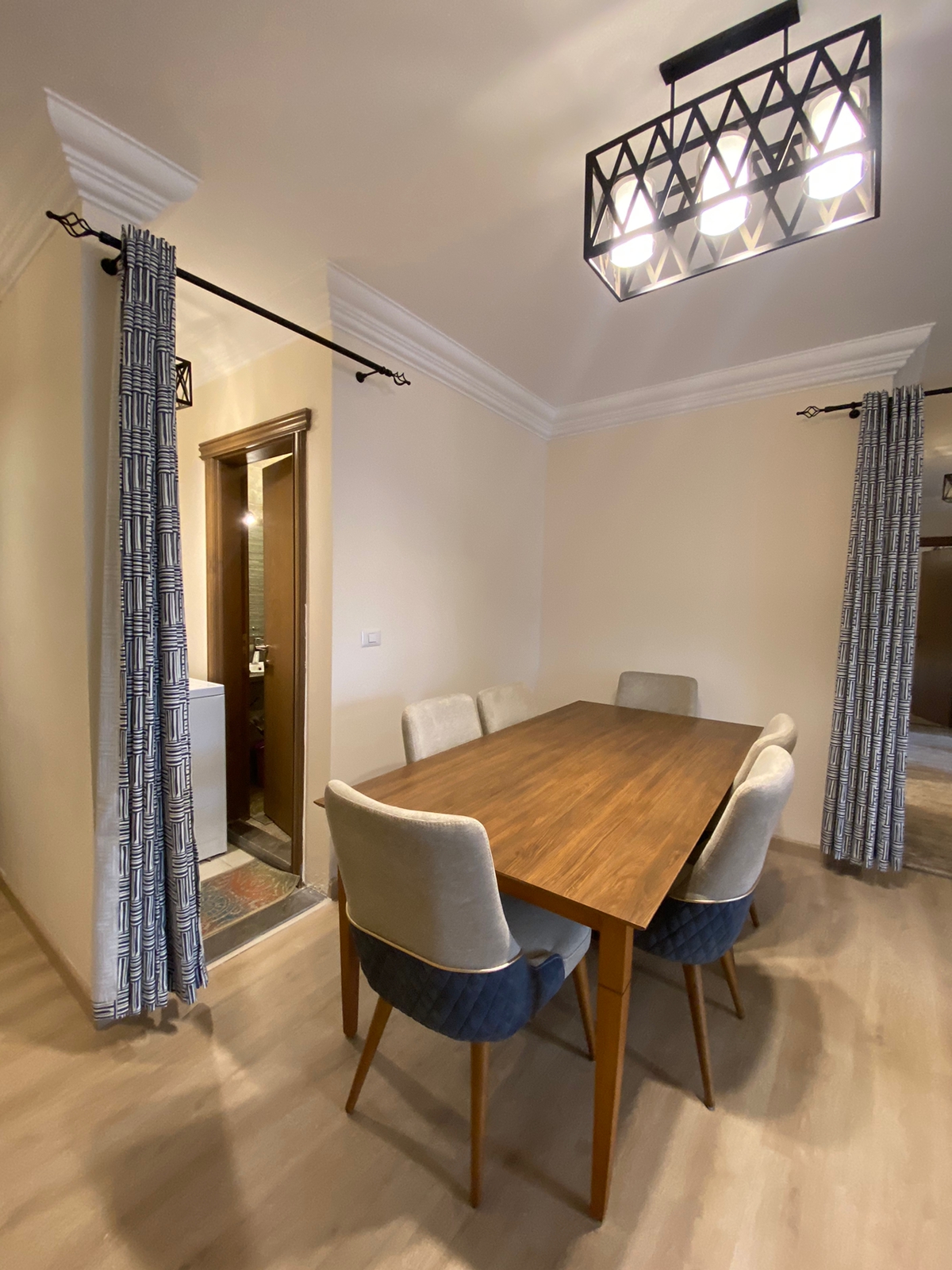 شقة في مدينتي 116 م2 للإيجار مفروش بحري على حديقة تشطيب سوبر لوكس 35,000 ج 