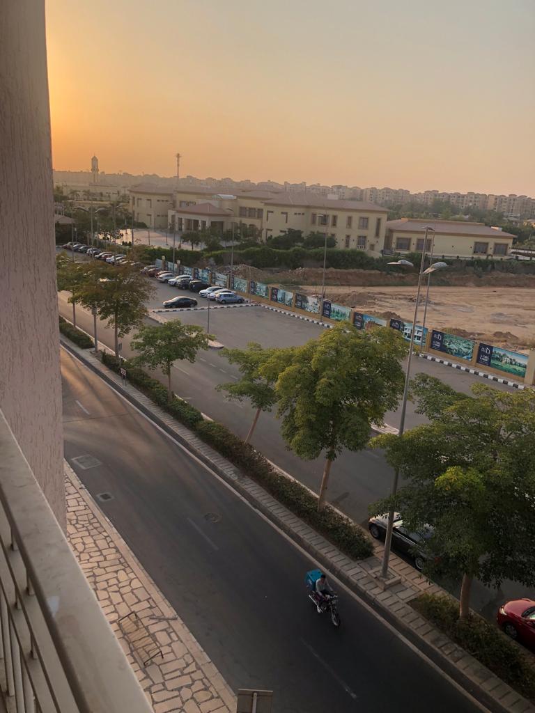 شقة في مدينتي 96 م2 للبيع كاش بحري على النادي تشطيب خاص استلام فوري 4,900,000 ج 