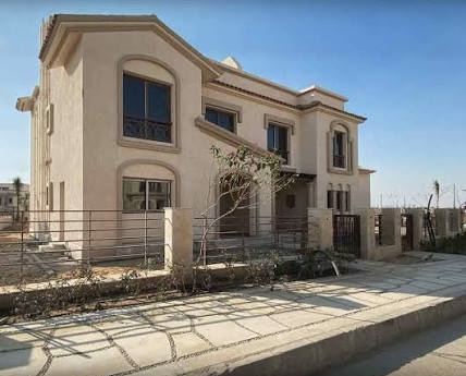 فيلا في مدينتي 357 م2 للبيع تقسيط بحري على حديقة كبيرة بمقدم 14,700,000 ج 