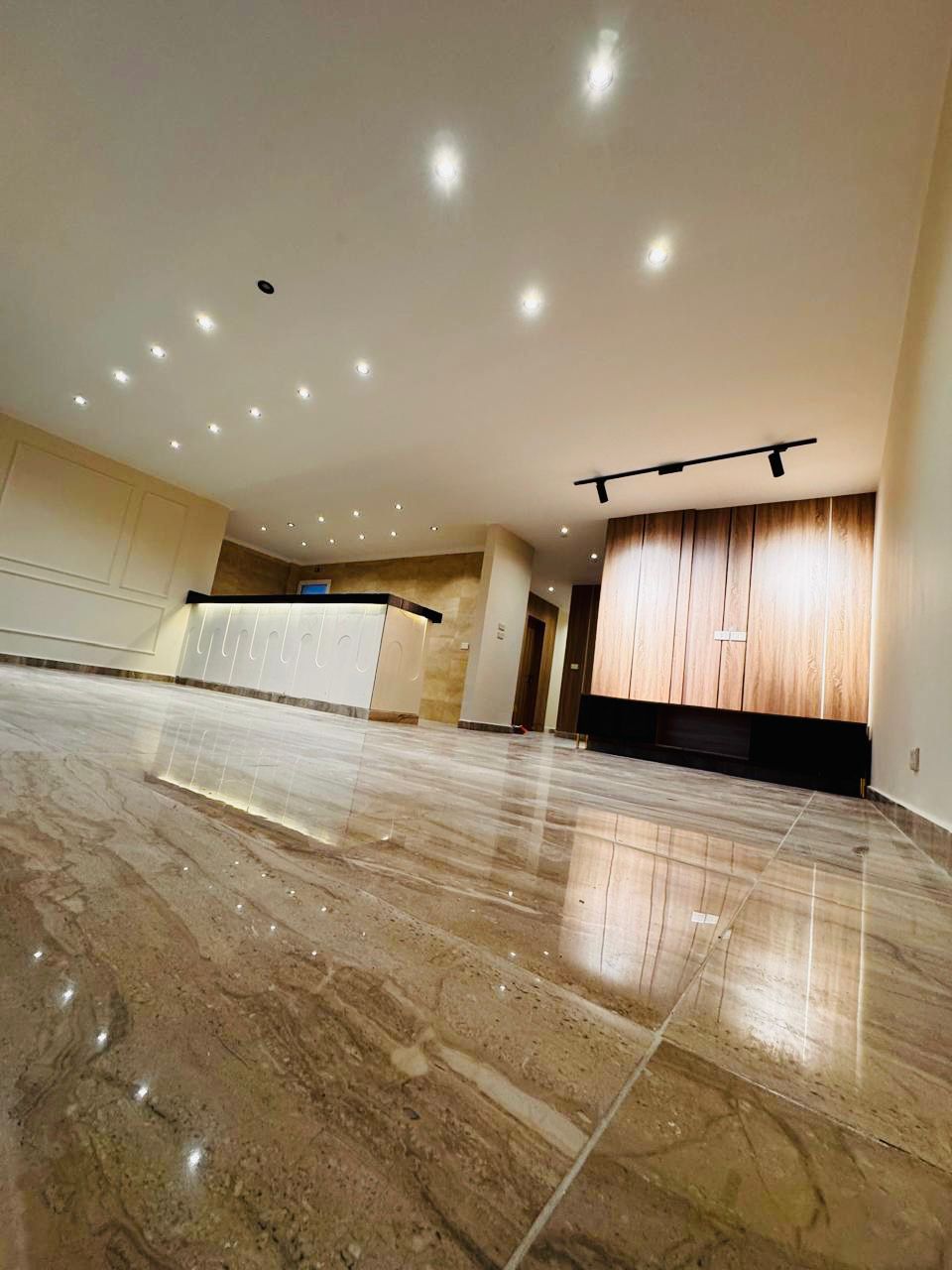 شقة في مدينتي 165 م2 للبيع كاش بحري على حديقة كبيرة تشطيب سوبر لوكس استلام فوري 8,000,000 ج 