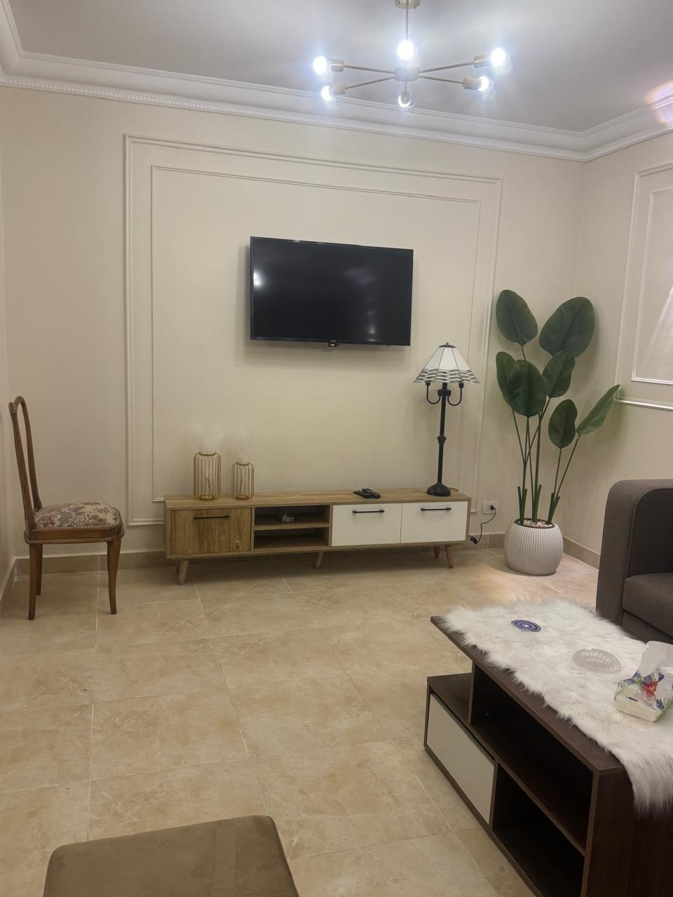 شقة في مدينتي 149 م2 للإيجار مفروش بحري على حديقة 35,000 ج 