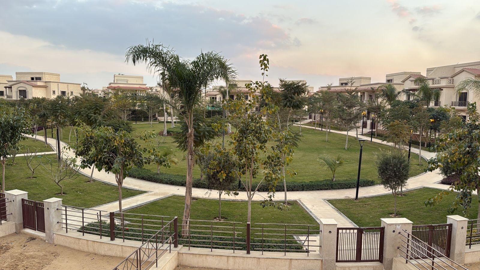 فيلا في مدينتي 352 م2 للبيع كاش بحري على حديقة كبيرة استلام فوري 27,000,000 ج 