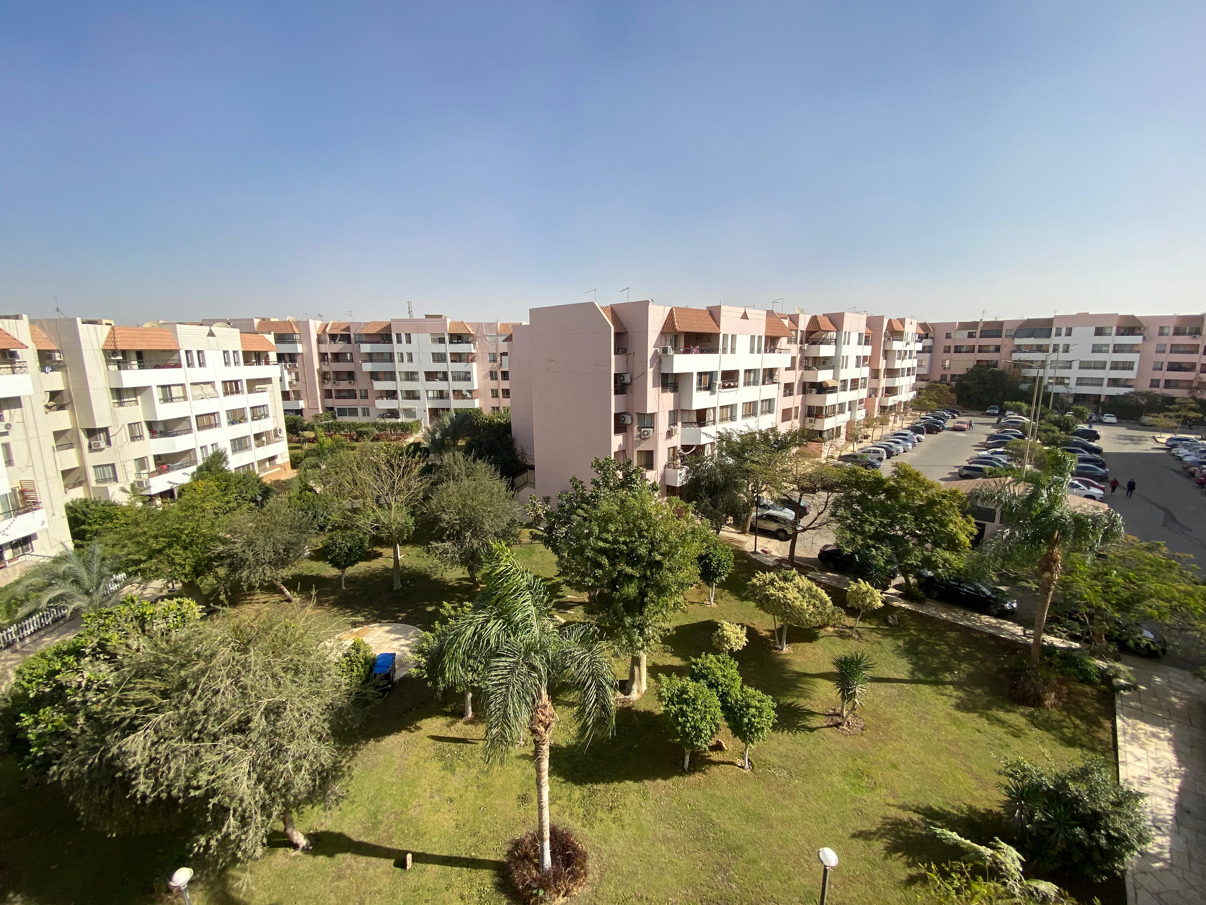 شقة في الرحاب 90 م2 للإيجار مفروش على حديقة 35,000 ج 